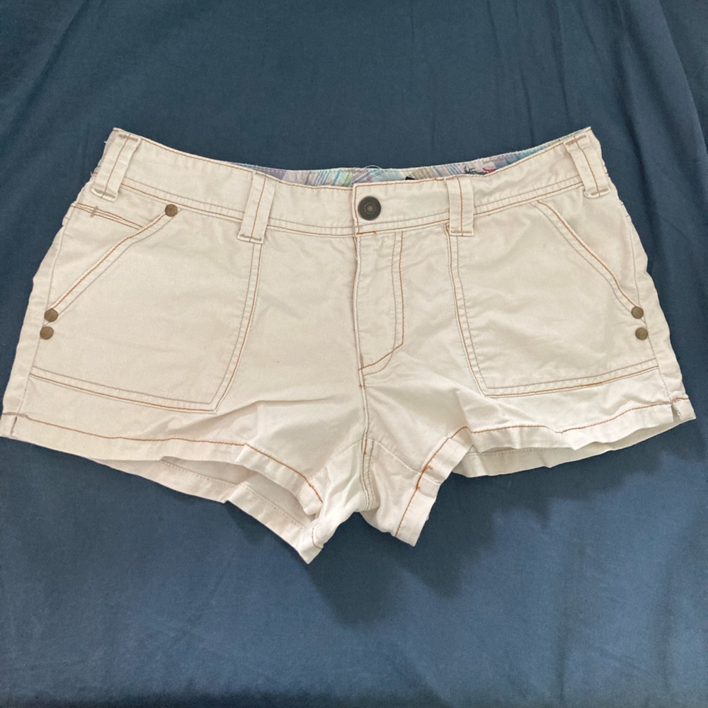 American Eagle women’s shorts size 8 white